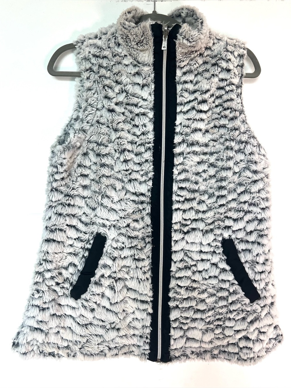 Cozy Shaggy Faux Fur Vest Black White Frost Zip Up Quilted Lined High Neck M